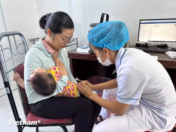 Trong tháng Một, nhóm thuốc và dịch vụ y tế nổi lên với mức tăng tới 9,47% so với tháng trước và kéo CPI chung tăng tới 0,51 điểm phần trăm.. (Ảnh: T.G/Vietnam+)