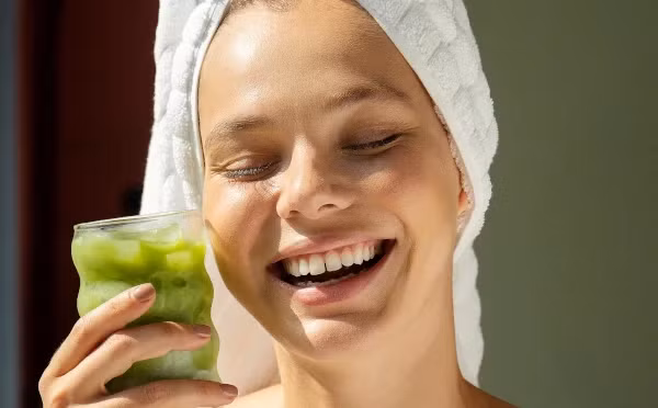 Làn da được nuôi dưỡng từ trong ra ngoài nhờ công dụng của matcha.