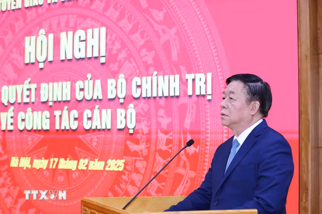 Ông Nguyễn Trọng Nghĩa, Ủy viên Bộ Chính trị, Bí thư Trung ương Đảng, Trưởng Ban Tuyên giáo và Dân vận Trung ương phát biểu tại hội nghị. (Ảnh: Phương Hoa/TTXVN)