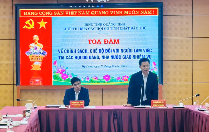 Đại diện Hội Nhà báo tỉnh phát biểu tại toạ đàm.