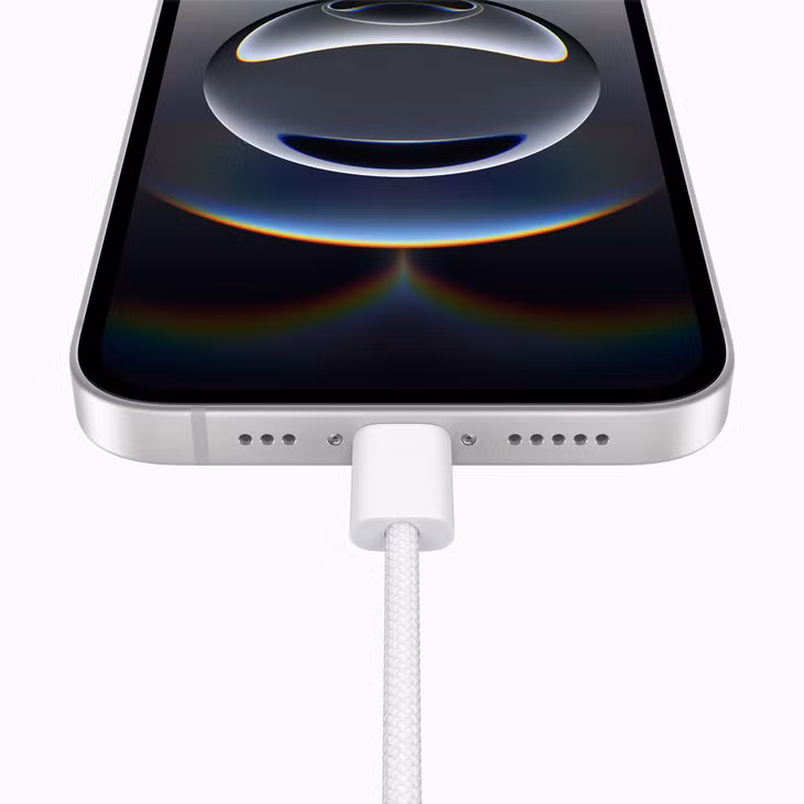 Máy sử dụng cổng USB-C, hỗ trợ sạc Magsafe không dây