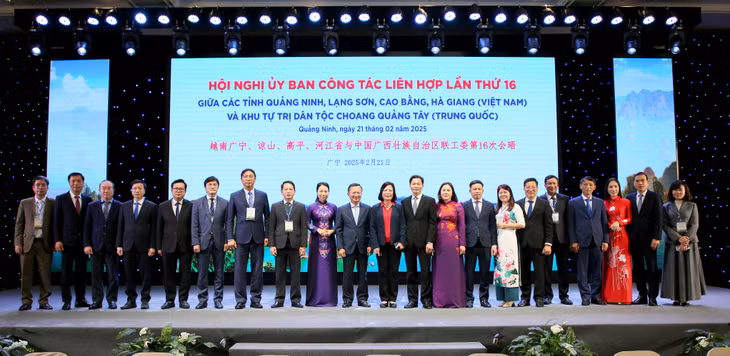 Đoàn đại biểu Ủy ban công tác liên hợp của tỉnh Quảng Ninh tham dự hội nghị (2-2025). Ảnh: PV