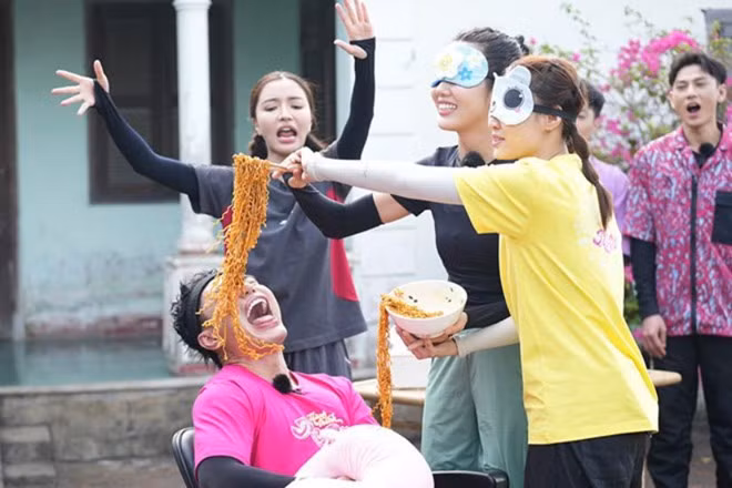 Nghệ sĩ Việt ở gameshow. Ảnh: Nhà sản xuất