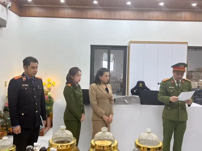 Nữ chủ tịch bị khởi tố vì tội trốn thuế. Ảnh: Công an Hòa Bình