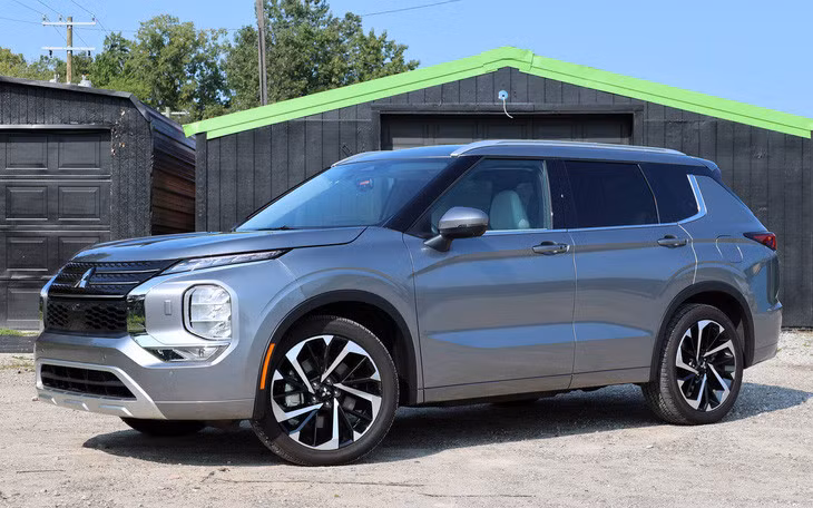 Mitsubishi Outlander là mẫu duy nhất trong diện thử nghiệm có mức tiêu thụ nhiên liệu thực tế thấp hơn so với hãng công bố - Ảnh: Mitsubishi