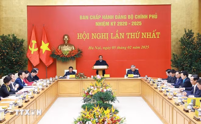 Thủ tướng Phạm Minh Chính, Bí thư Đảng ủy Chính phủ phát biểu khai mạc Hội nghị lần thứ nhất Ban Chấp hành Đảng bộ Chính phủ nhiệm kỳ 2020-2025. (Ảnh: Dương Giang/TTXVN)