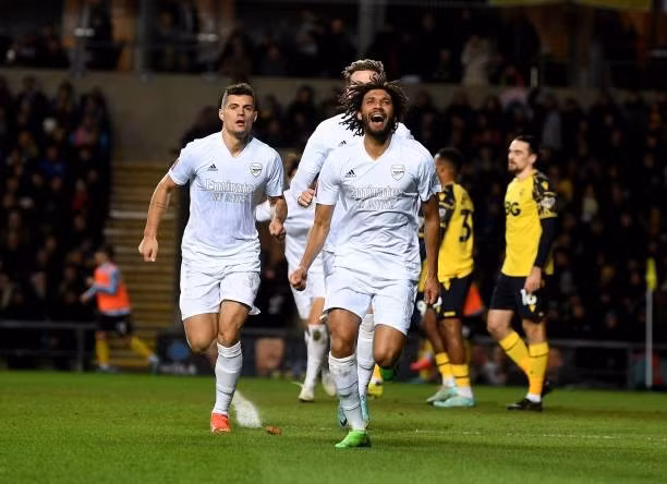 Arsenal bất ngờ trói chân Elneny.