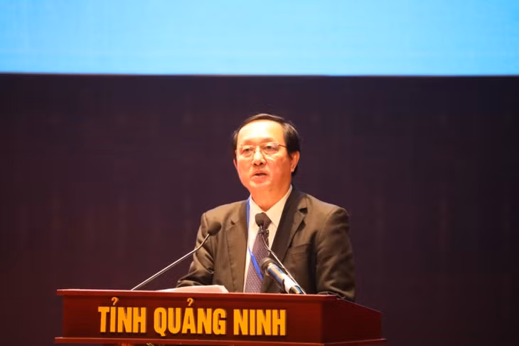 Bộ trưởng Bộ Khoa học và Công nghệ Huỳnh Thành Đạt trình bày báo cáo tham luận về Giải pháp phát triển Vùng đồng bằng sông Hồng trở thành trung tâm khoa học - công nghệ, đổi mới sáng tạo hàng đầu cả nước.