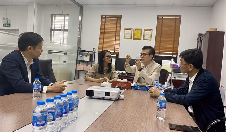 Đại diện Công ty TNHH MTV F-ONE GLOBAL FOODS trao đổi với lãnh đạo TX Đông Triều về xây dựng thêm nhà máy chế biến thứ 2 trong năm 2023.