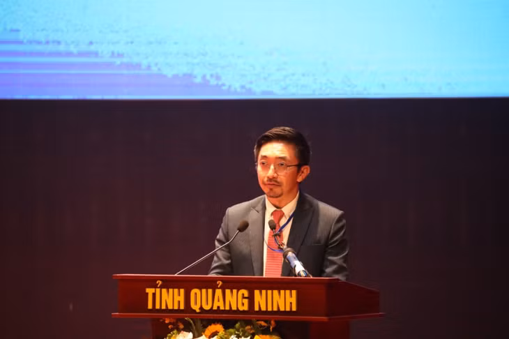 Ông Keiju Mitsuhashi, Phó Giám đốc quốc gia ADB tại Việt Nam phát biểu tham luân với chủ để 