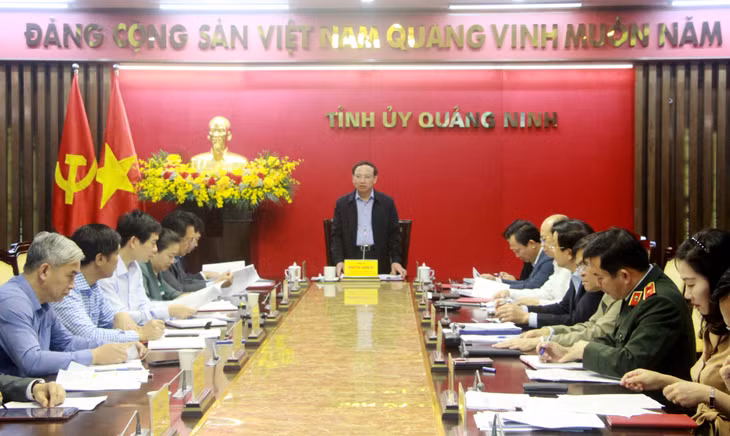 Đồng chí Nguyễn Xuân Ký, Ủy viên Trung ương Đảng, Bí thư Tỉnh ủy, Chủ tịch HĐND tỉnh, kết luận hội nghị.