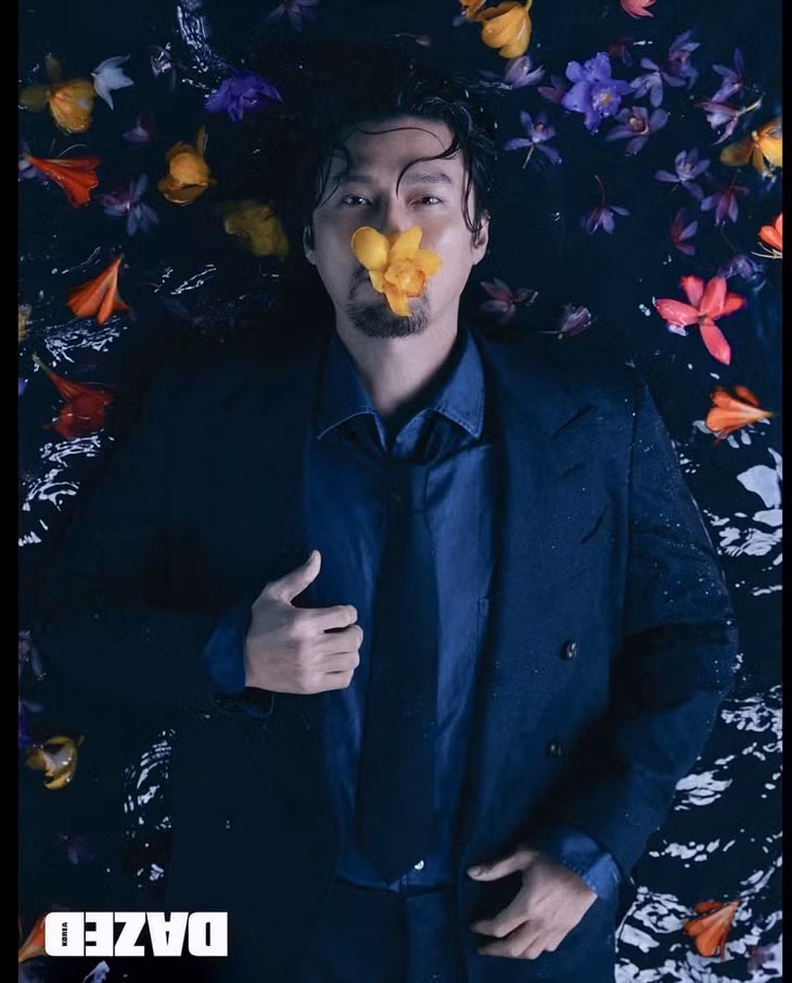 Hyun Bin đang tận hưởng cuộc sống trọn vẹn. Ảnh: DAZED