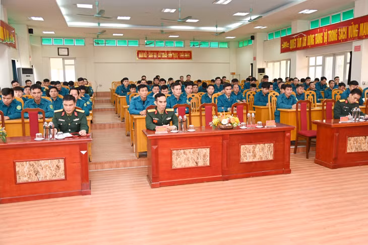 Các đại biểu dự khai mạc tập huấn.