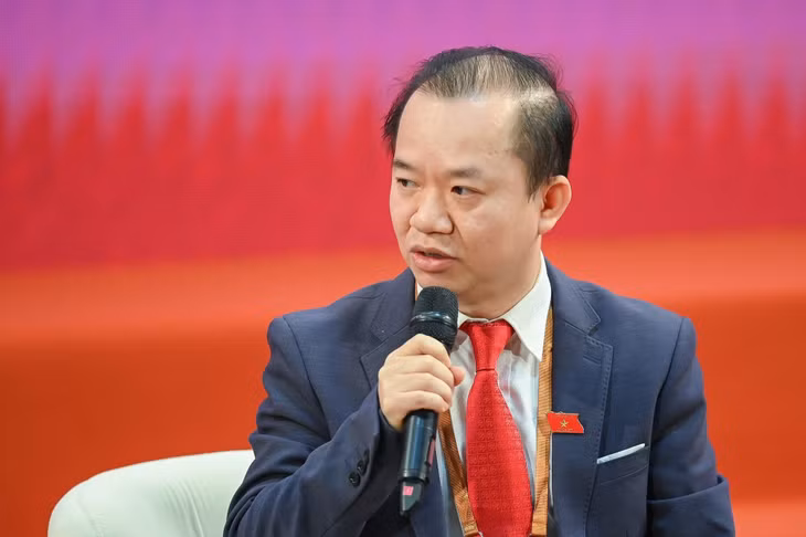 PGS.TS. Bùi Hoài Sơn, Ủy viên Thường trực Ủy ban Văn hóa, Giáo dục của Quốc hội.