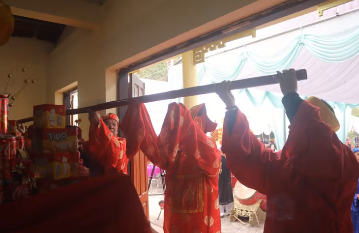 Lễ đóng cây đóng đám.