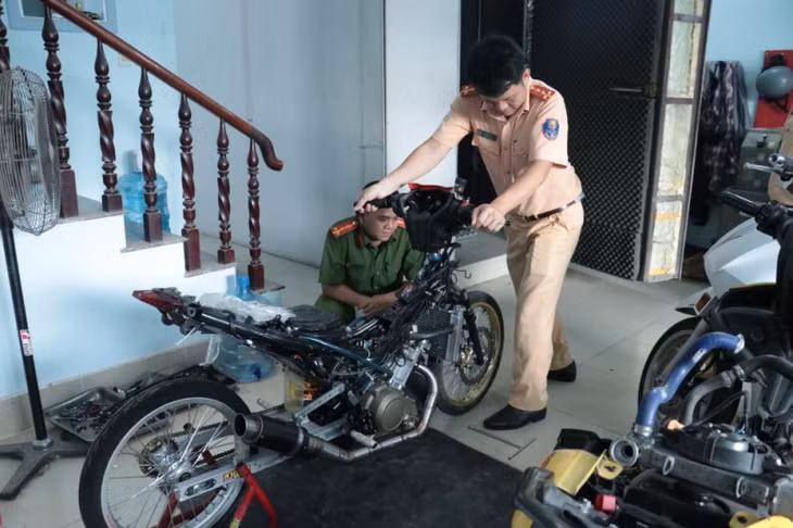 Các phương tiện bị phát hiện thay đổi kết cấu.