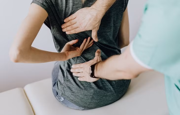 Đa số chúng ta đều đã, đang và có thể sẽ trải qua một hay nhiều cơn đau lưng cấp trong đời. Ảnh: Beeperlegal.