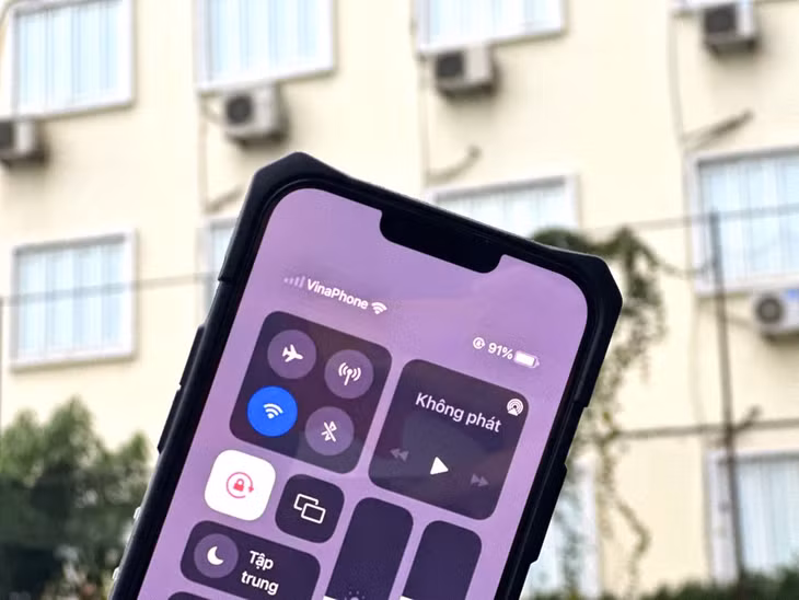 Nhiều người dùng VinaPhone mất tín hiệu chiều 3/2. Ảnh: TA.