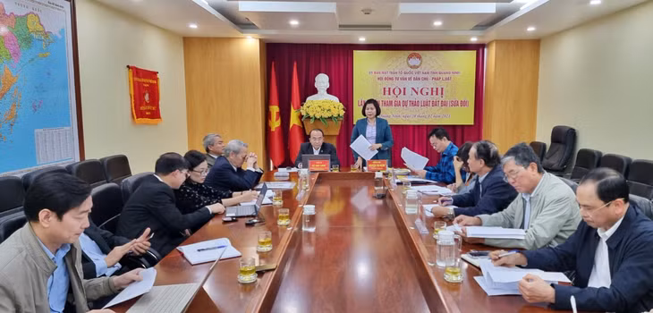 Hội đồng tư vấn về Dân chủ - Pháp luật của Uỷ ban MTTQ tỉnh tổ chức hội nghị lấy ý kiến đóng góp vào Luật Đất đai sửa đổi.