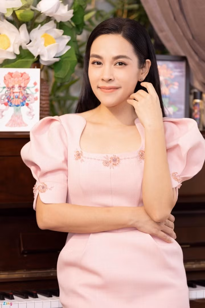 Ngọc Mai liên tục vướng tranh cãi về giọng hát, bản quyền. (Ảnh: Phương Lâm)