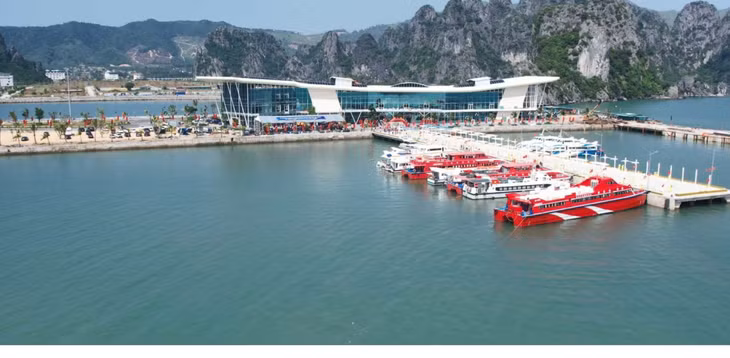 Bến cảng cao cấp Ao Tiên.