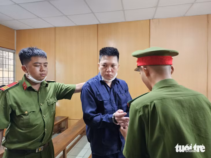 Hồ Văn Lam bị tuyên án tù chung thân vì đâm chết chủ quán - Ảnh: ĐAN THUẦN