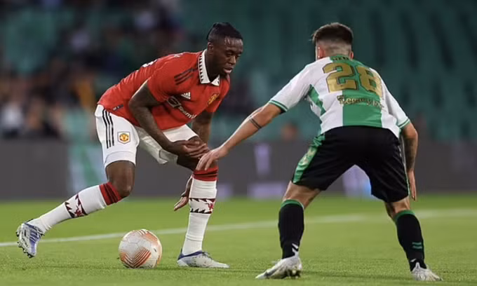 Man Utd (áo đỏ) thua Real Betis 0-1 ở trận giao hữu tại Tây Ban Nha tháng 12/2022. Ảnh: MUFC