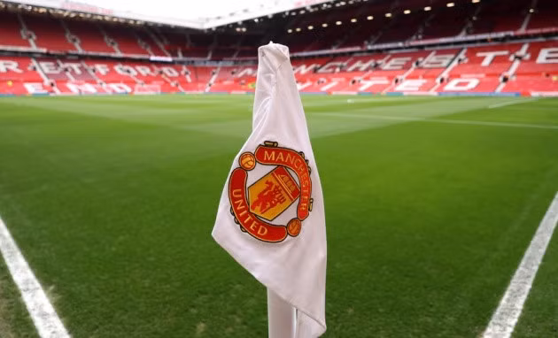 Man Utd chính thức tăng 5% giá vé trọn mùa, nhưng vẫn còn thấp hơn mức của Tottenham và Arsenal.