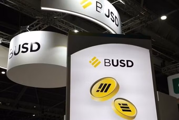 BUSD là một tiền số có thể quy đổi ngang bằng với USD. Ảnh: Bloomberg