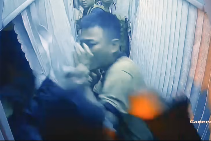 Tài xế xe giường nằm bị đánh ở Nha Trang (Ảnh cắt từ video)