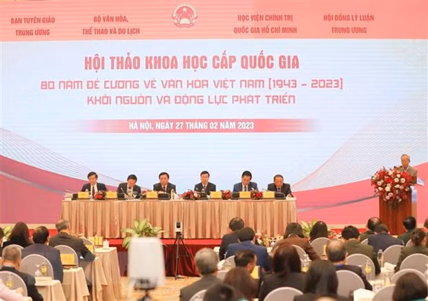 80 nam De cuong Van hoa: Phat trien hai hoa giua kinh te va van hoa hinh anh 2