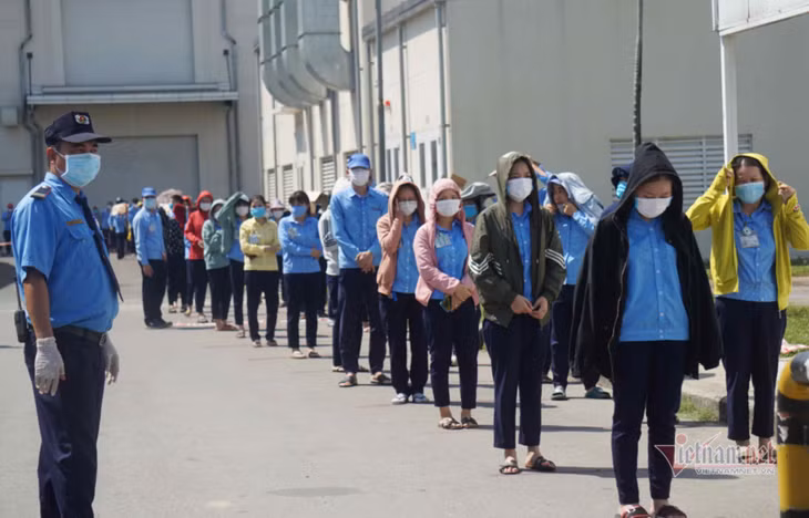 Doanh nghiệp phá sản, bỏ trốn khiến quyền lợi của người lao động bị ảnh hưởng. Ảnh: Thanh Tùng