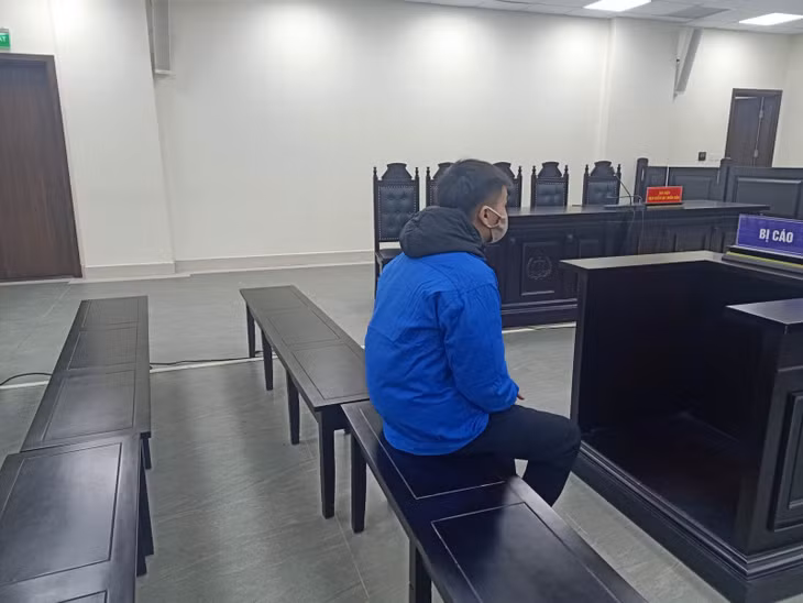 Bị cáo Long tại phiên tòa.