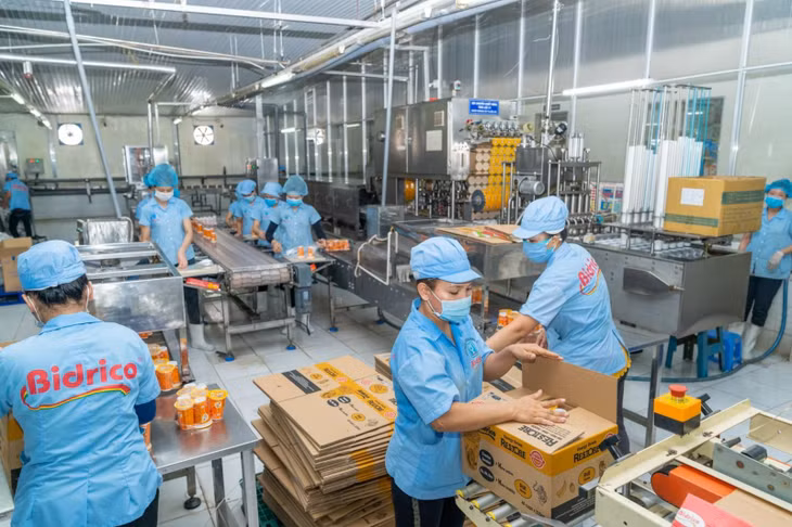 Doanh nghiệp có đơn hàng mới thì người lao động cũng có nhiều việc để ổn định cuộc sống.