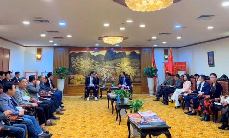 Đại diện IPA Quảng Ninh dự buổi làm việc giữa Liên đoàn Thương mại và Công nghiệp Việt Nam và Phòng Thương mại và Công nghiệp Seoul cùng 20 doanh nghiệp Hàn Quốc, tháng 2/2023 tại TP Hà Nội.