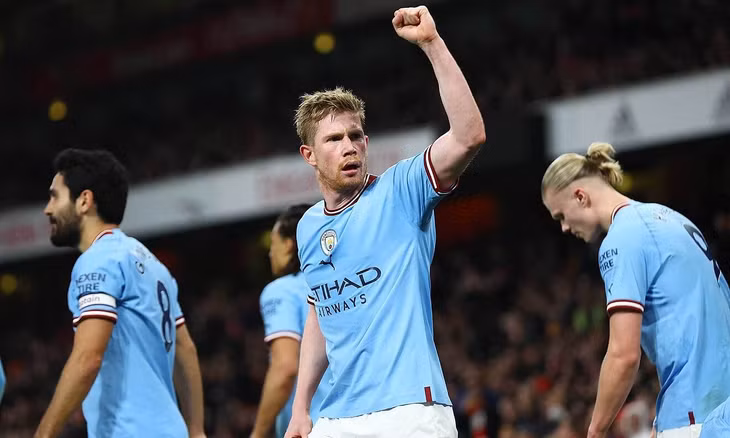Man City bứt lên sau trận thắng Arsenal. Ảnh: Reuters