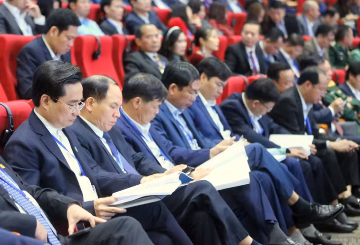 Lãnh đạo các sở, ban, ngành, địa phương tỉnh Quảng Ninh tham dự hội nghị.