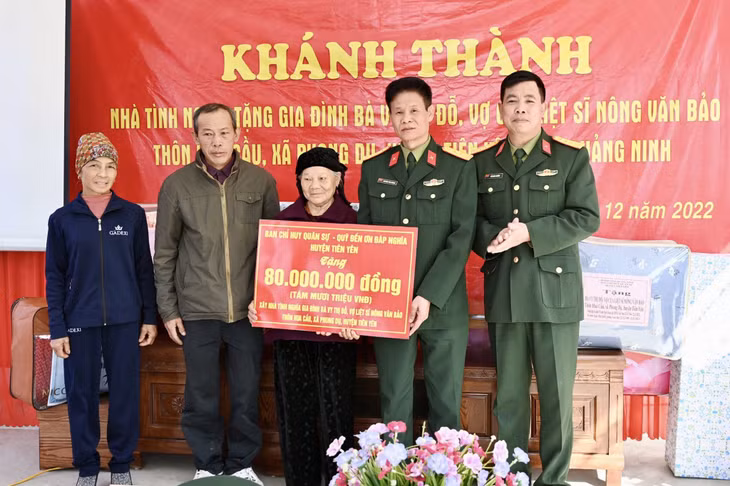 Ban CHQS huyện Tiên Yên hỗ trợ 80 triệu đồng xây nhà tình nghĩa cho gia đình chính sách ở xã Phong Dụ (huyện Tiên Yên).
