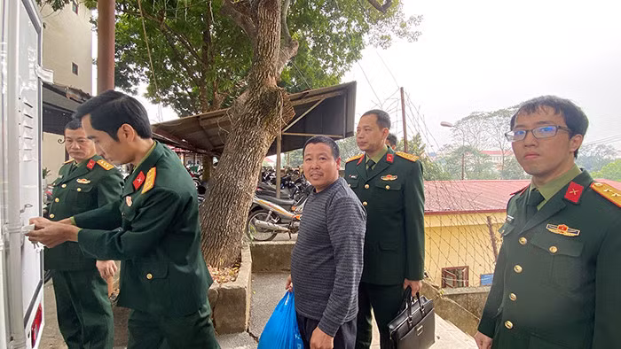 Bàn giao 2 đối tượng cho Cơ quan An ninh điều tra Cục Bảo vệ An ninh Quân đội.