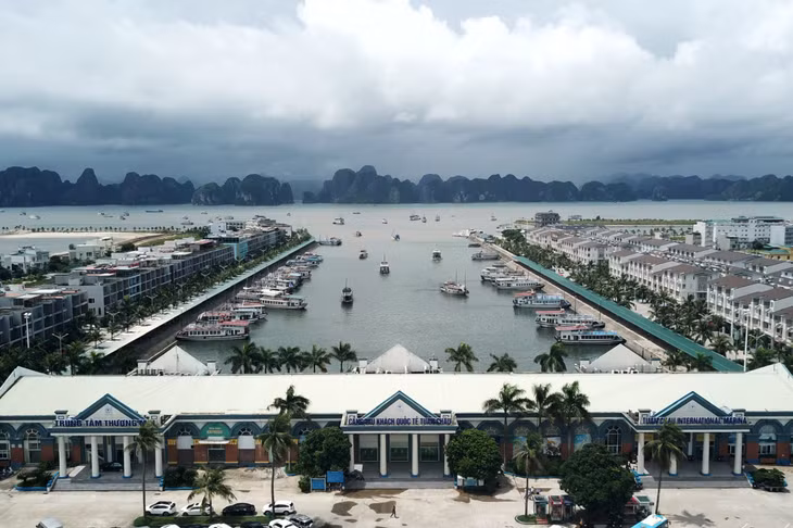 Cảng tàu khách quốc tế Tuần Châu.