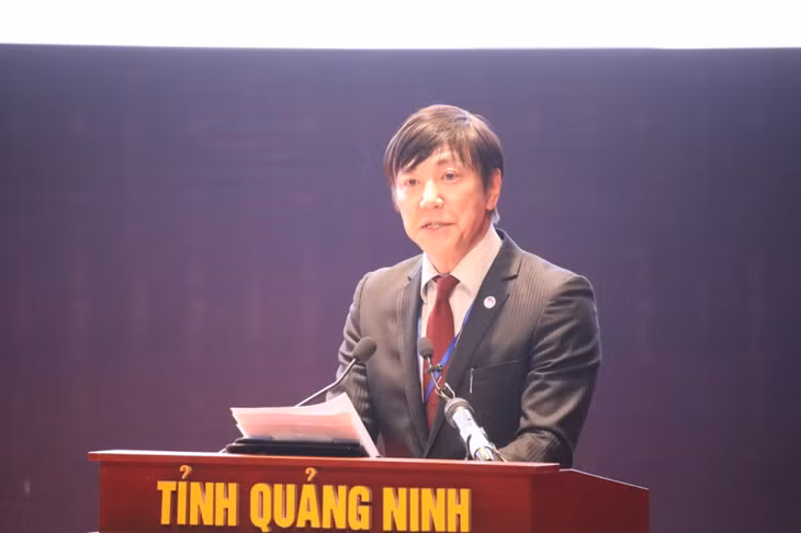 Ông Takeo Nakajima, Trưởng đại diện Tổ chức ngoại thương Nhật Bản tại Hà Nội: phát biểu tham luận về giải pháp thu hút dòng vốn FDI thế hệ mới của Nhật Bản trong các lĩnh vực Công nghệ cao, đổi mới sang tạo, phát triển kết cấu hạ tầng hiện đại liên vùng và xây dựng mạng lưới đô thị thông minh Vùng đồng bằng sông Hồng.