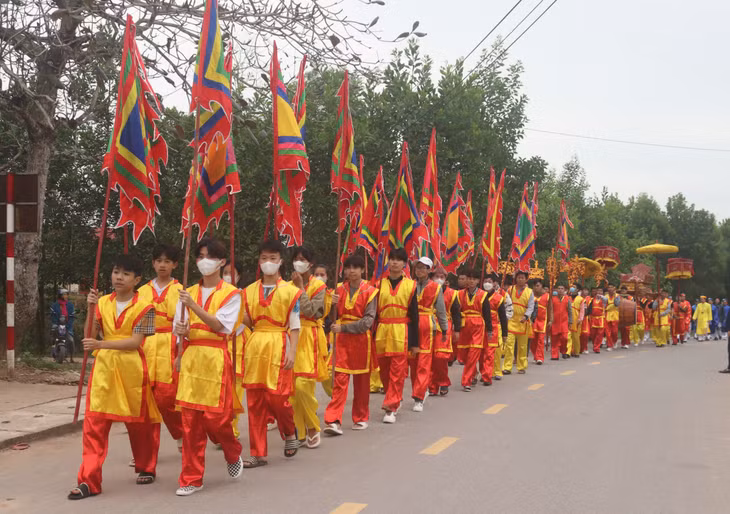 Lễ rước Thần Hoàng.