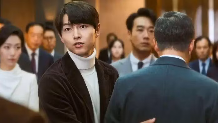 Song Joong Ki vào vai người đàn ông bị sát hại tái sinh trong thân xác cháu trai nhà tài phiệt. Ảnh: Reborn Rich.