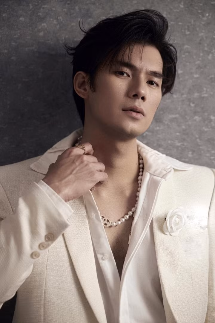 Nhan Phúc Vinh là một trong những cái tên không gắn với scandal trong showbiz Việt.