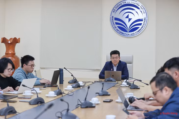 Ông Nguyễn Hồng Thắng nhấn mạnh, để phát triển bền vững trong dài hạn, Việt Nam cần có thêm các tuyến cáp quang biển. (Ảnh: Lê Anh Dũng)