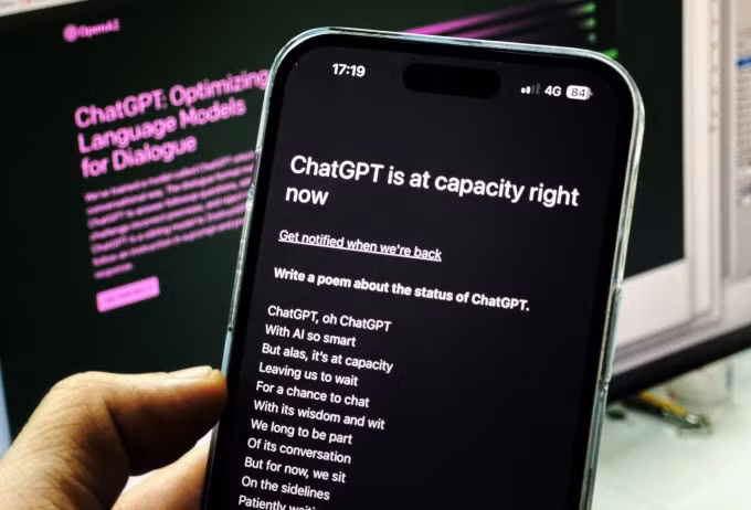 ChatGPT gặp sự cố kéo dài nhiều tiếng đồng hồ. Ảnh: Lưu Quý