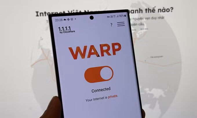 CloudFlare WARP hoạt động trên điện thoại. Ảnh: Hoài Anh