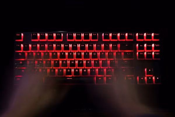 Tin tặc đã khai thác lỗ hổng an ninh được phát hiện từ 2 năm trước.Ảnh: Bloomberg