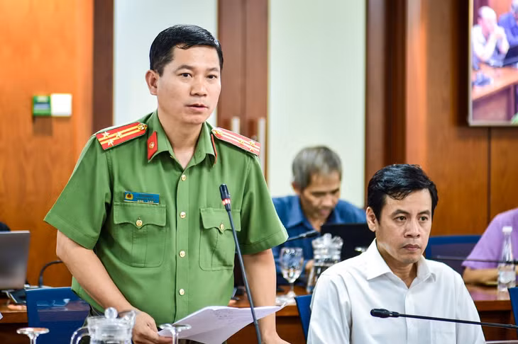 Ông Lê Mạnh Hà, Phó phòng Tham mưu Công an TP Hồ Chí Minh thông tin kết quả điều tra đến báo chí trong chiều 16/2.
