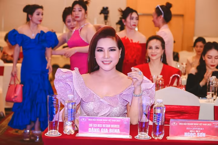 Bà Đặng Gia Bena, Chủ tịch cuộc thi.